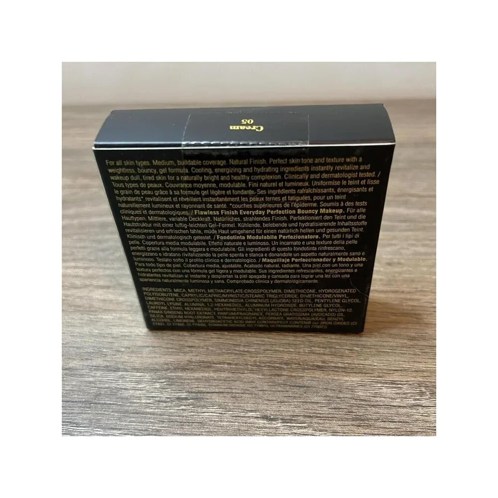 Elizabeth Arden Flawless Finish Makeup in Cream 05